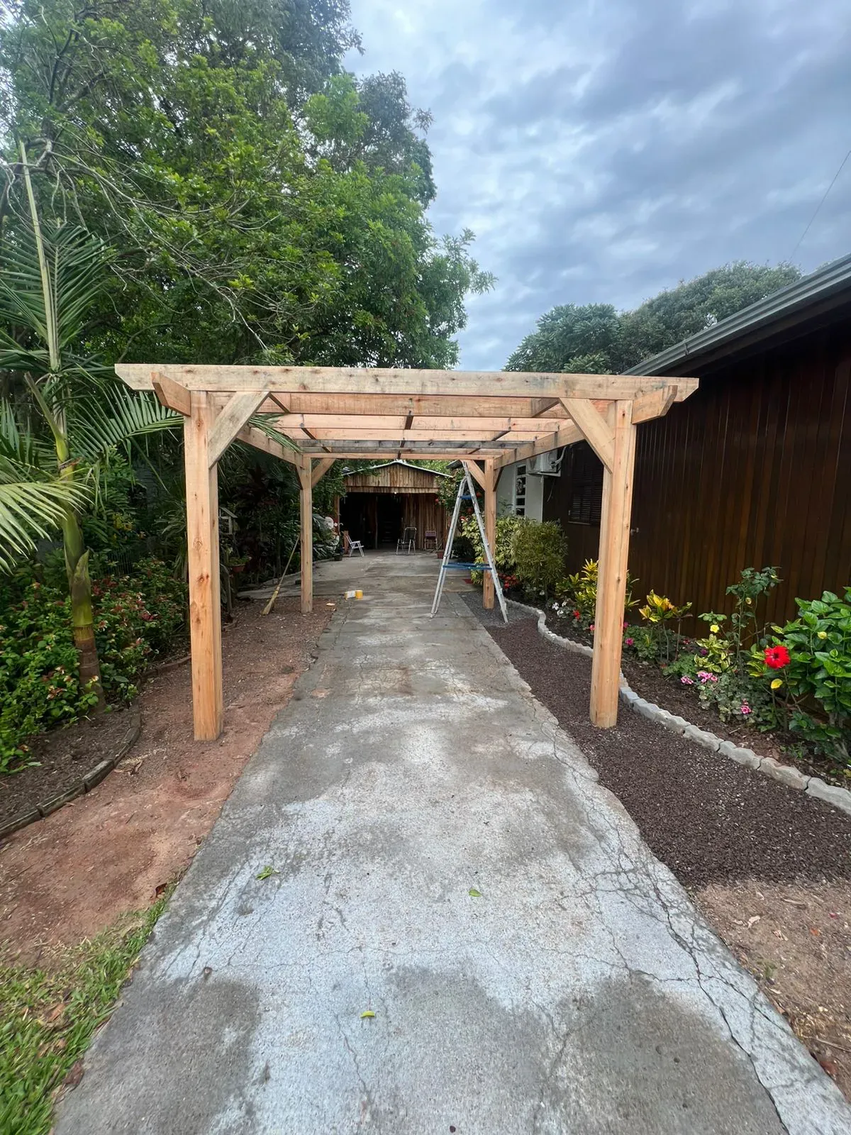 Antes - Estrutura de Madeira e Pergolado